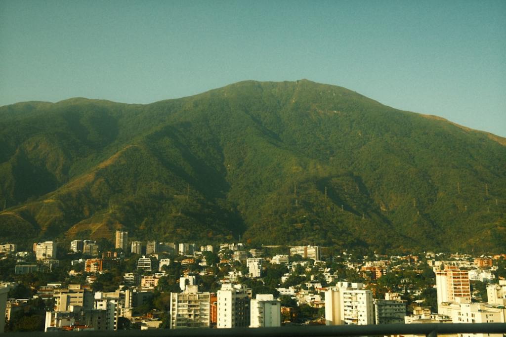 Venezuela enfrenta crisis por terremotos: militarización y críticas por&nbsp;lentitud