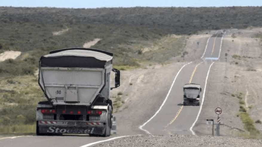 La Pampa impulsa un nuevo peaje al transporte hacia Vaca Muerta y suma costos a la cadena productiva
